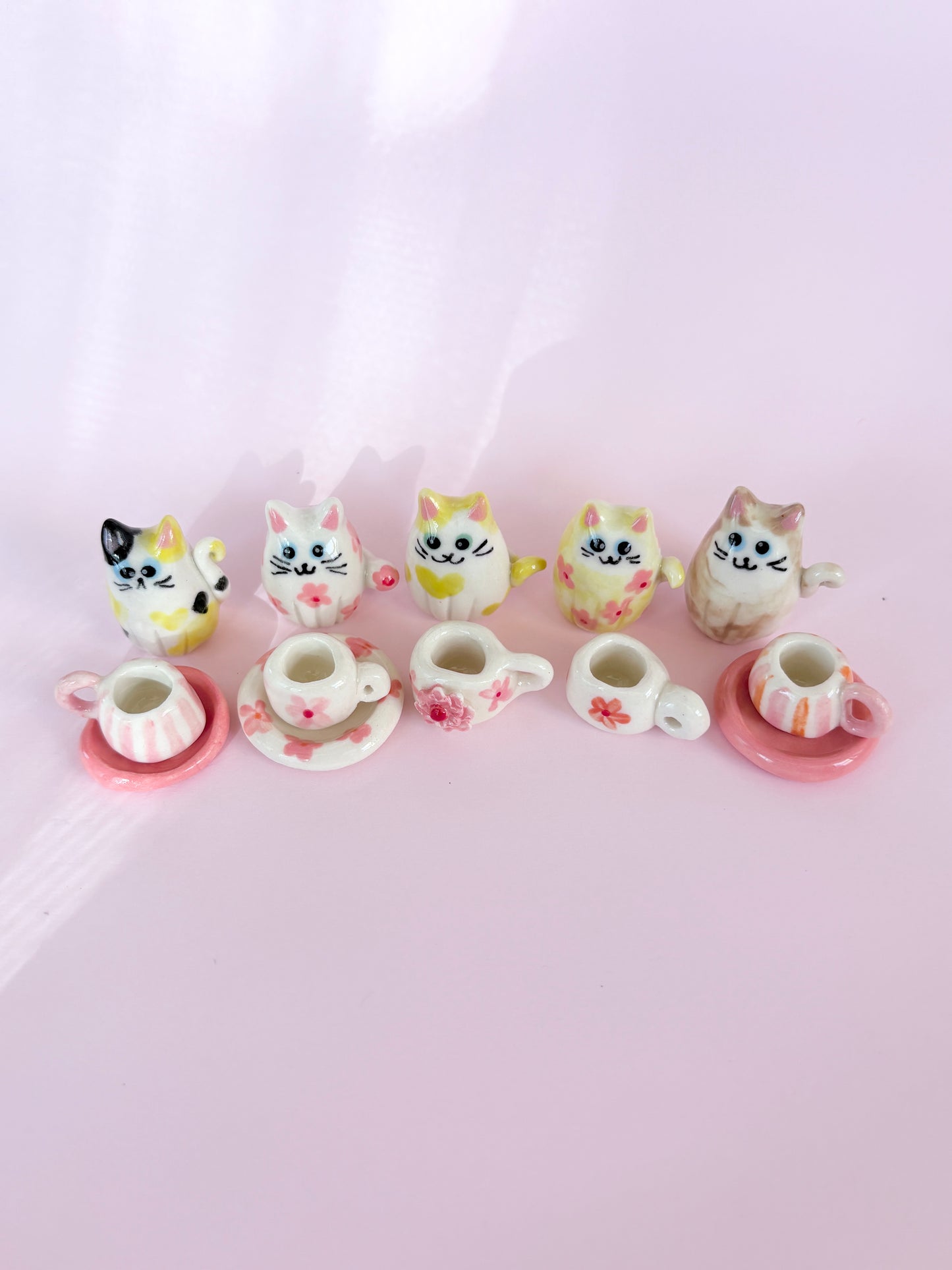 Mini Kitties 🐱 ☕️